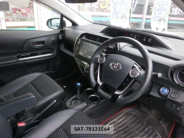 Toyota AQUA 2017-09 8334821-1