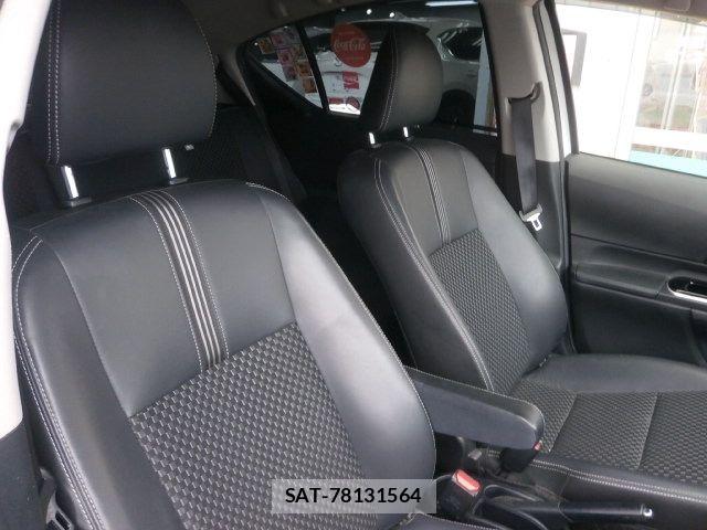 Toyota AQUA 2017-09 8334821-3