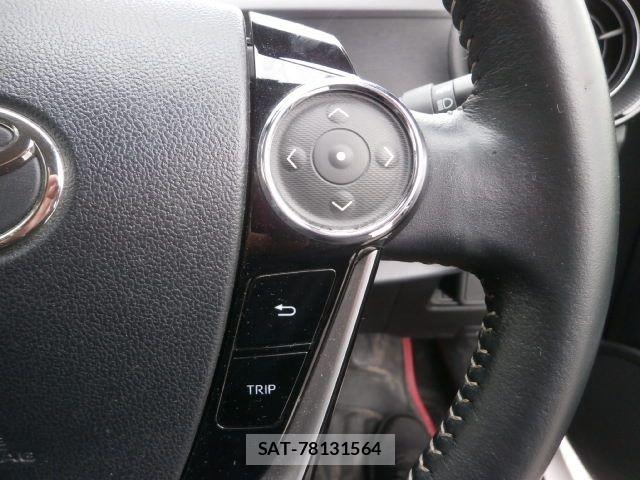 Toyota AQUA 2017-09 8334821-7
