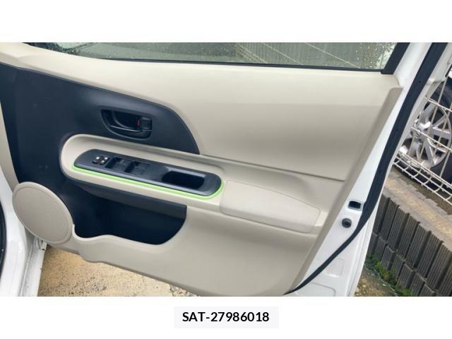 Toyota AQUA 2012-06 8334848-11