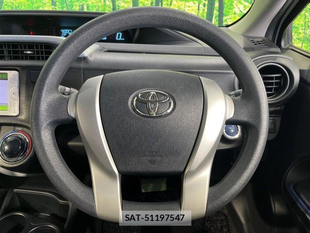 Toyota AQUA 2013-12 8334824-10