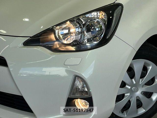 Toyota AQUA 2013-12 8334824-11