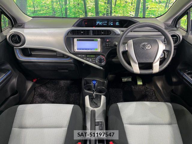 Toyota AQUA 2013-12 8334824-1