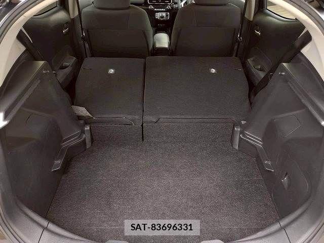 Toyota AQUA 2024-06 8334783-11