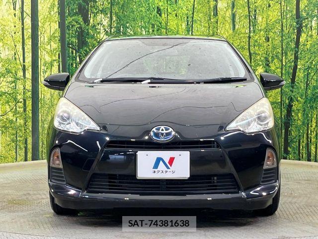 Toyota AQUA 2013-01 8334840-13