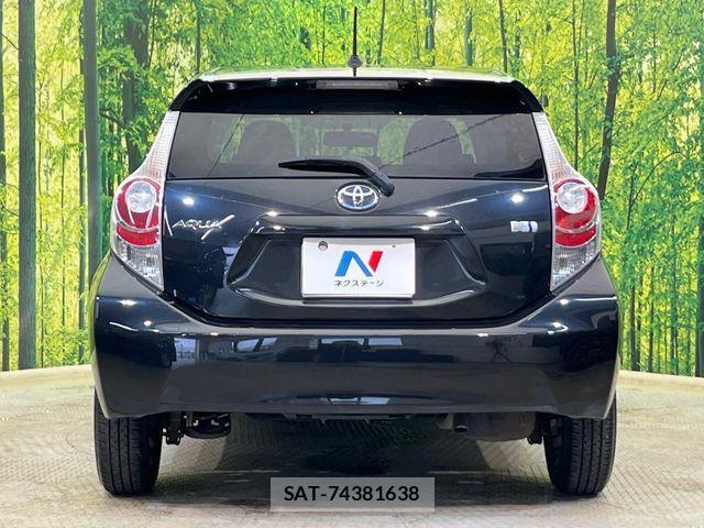Toyota AQUA 2013-01 8334840-14
