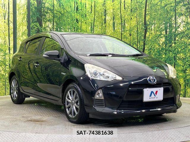 Toyota AQUA 2013-01 8334840-15