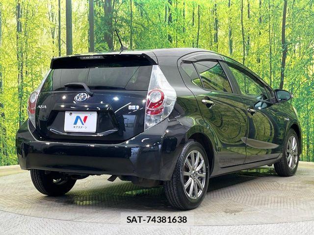 Toyota AQUA 2013-01 8334840-16