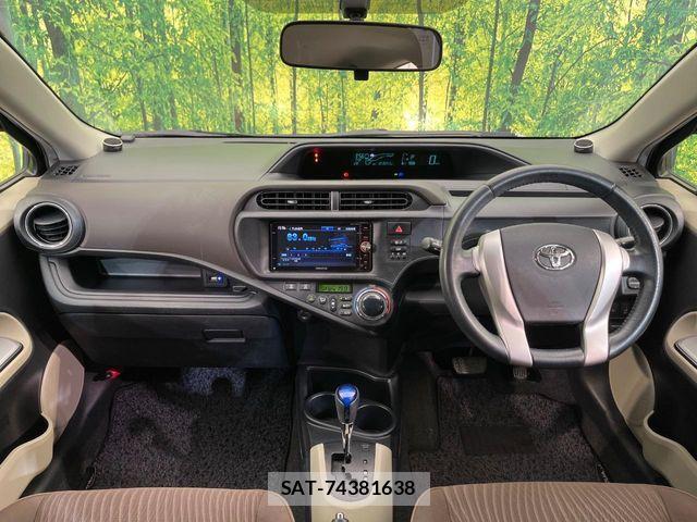 Toyota AQUA 2013-01 8334840-1