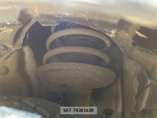 Toyota AQUA 2013-01 8334840-19