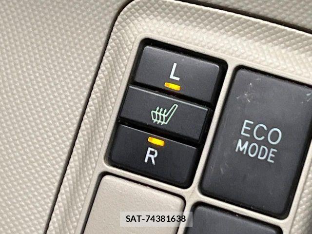 Toyota AQUA 2013-01 8334840-4