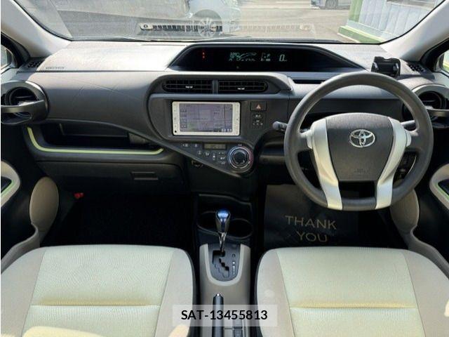 Toyota AQUA 2013-06 8334838-2