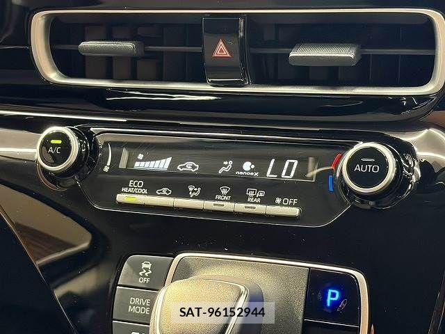 Toyota AQUA 2024-06 8334781-11