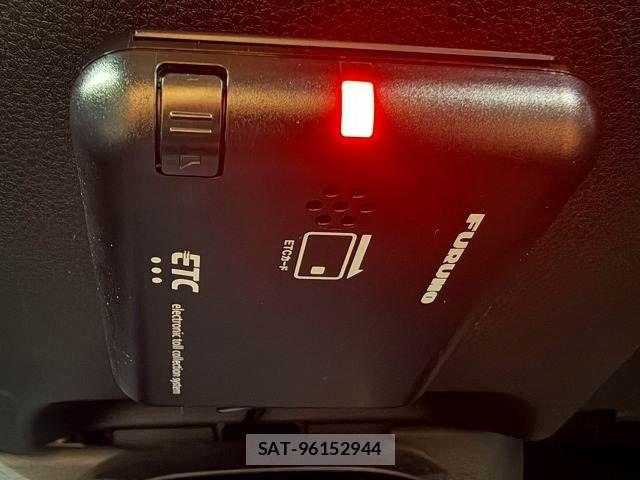 Toyota AQUA 2024-06 8334781-15