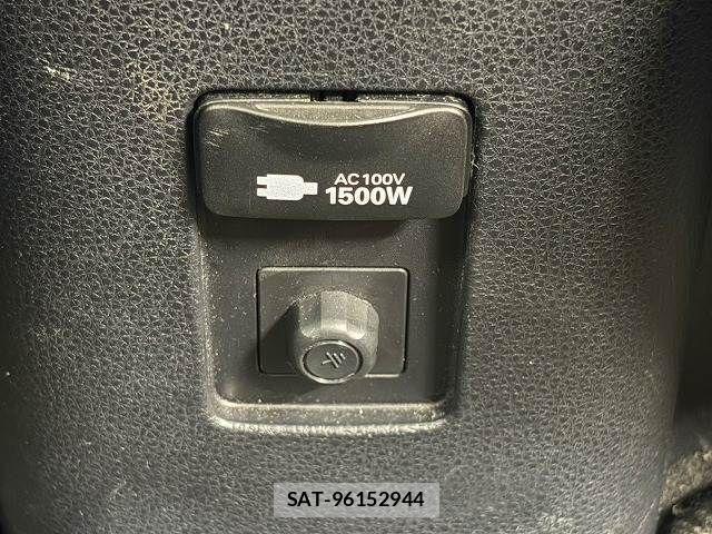 Toyota AQUA 2024-06 8334781-4