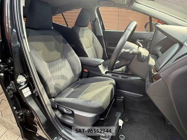 Toyota AQUA 2024-06 8334781-7