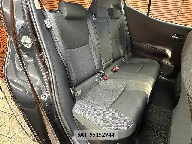 Toyota AQUA 2024-06 8334781-8
