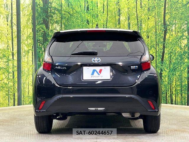Toyota AQUA 2021-08 8334780-14