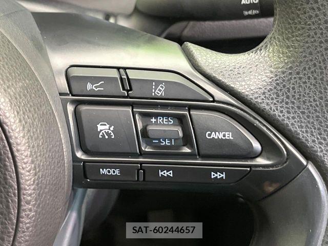 Toyota AQUA 2021-08 8334780-3