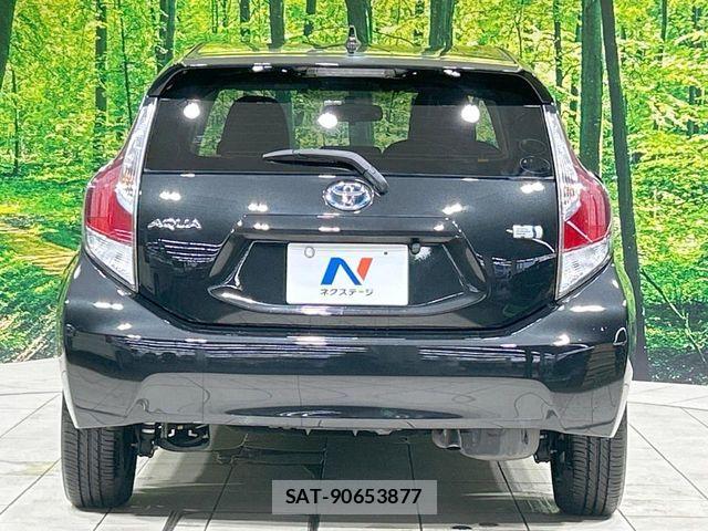 Toyota AQUA 2016-05 8334822-14