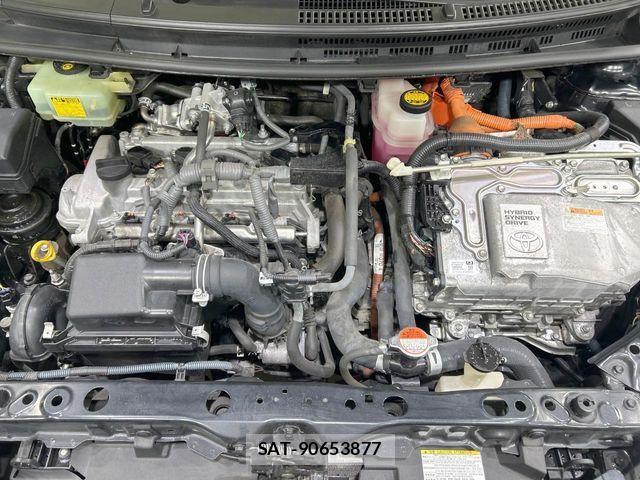 Toyota AQUA 2016-05 8334822-17