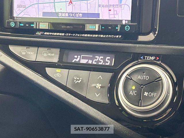 Toyota AQUA 2016-05 8334822-6