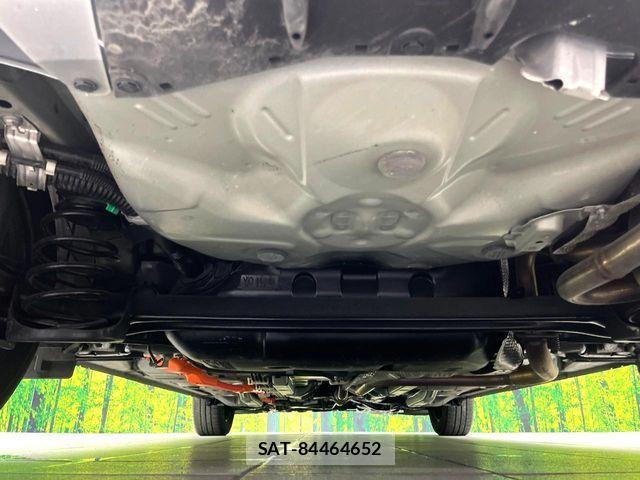 Toyota AQUA 2015-06 8334816-17