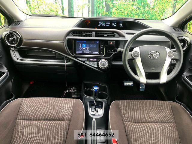 Toyota AQUA 2015-06 8334816-1