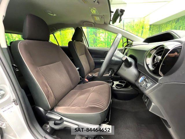 Toyota AQUA 2015-06 8334816-6