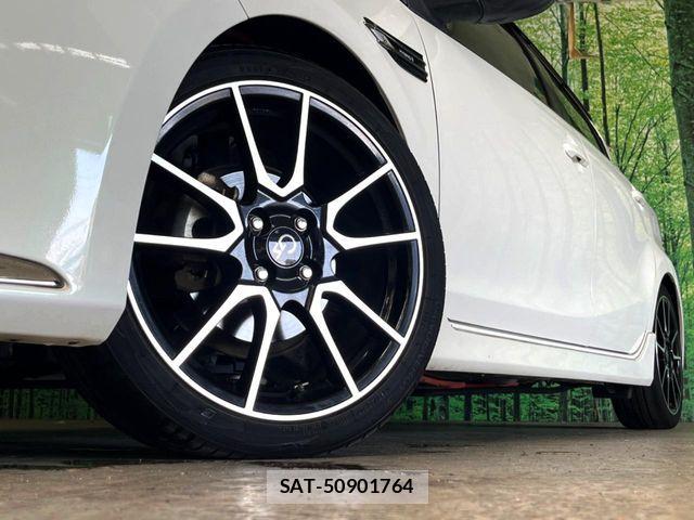 Toyota AQUA 2016-05 8334825-13