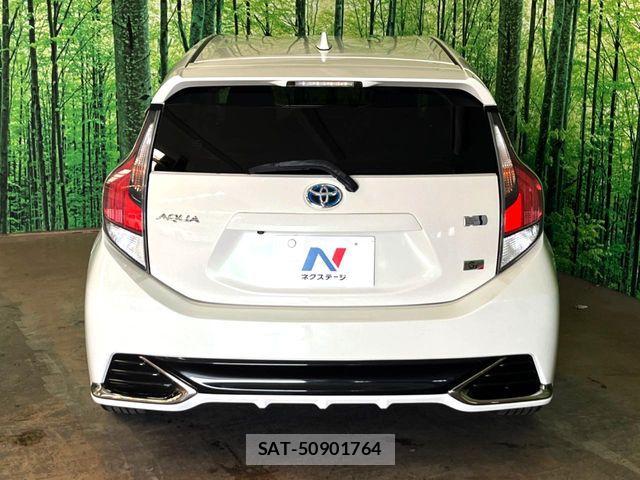Toyota AQUA 2016-05 8334825-15