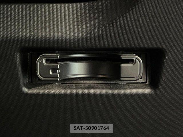 Toyota AQUA 2016-05 8334825-6
