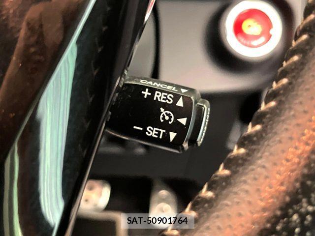 Toyota AQUA 2016-05 8334825-7