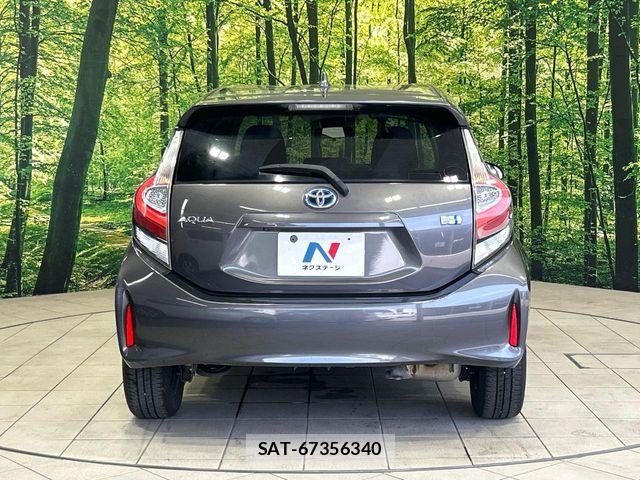 Toyota AQUA 2018-01 8334811-14