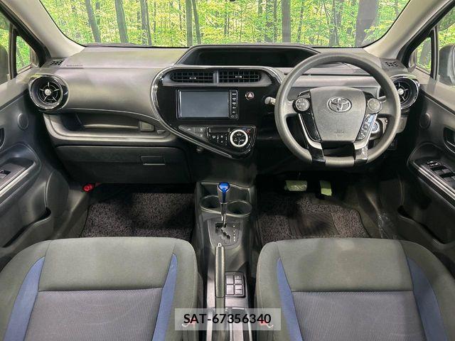 Toyota AQUA 2018-01 8334811-1