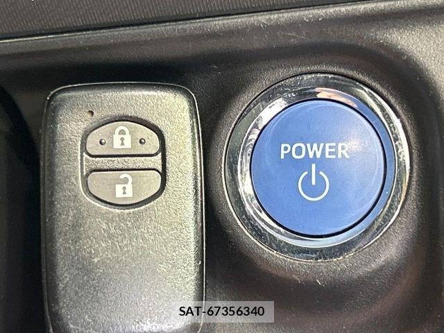 Toyota AQUA 2018-01 8334811-5