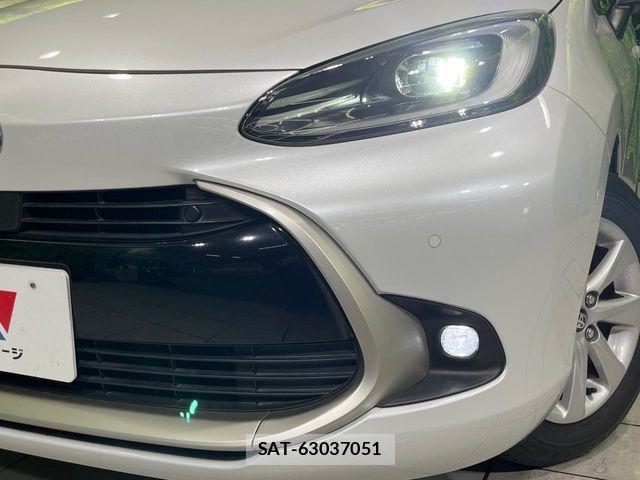 Toyota AQUA 2022-11 8334767-11