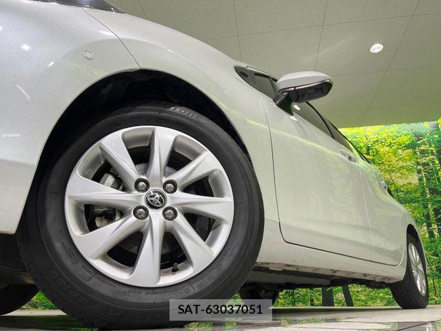 Toyota AQUA 2022-11 8334767-12