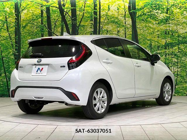 Toyota AQUA 2022-11 8334767-16