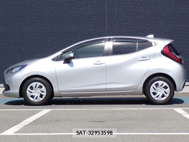 Toyota AQUA 2022-03 8334779-17