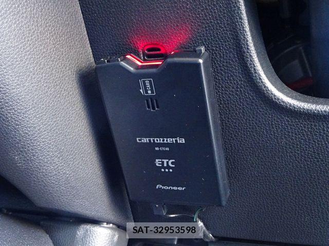 Toyota AQUA 2022-03 8334779-8