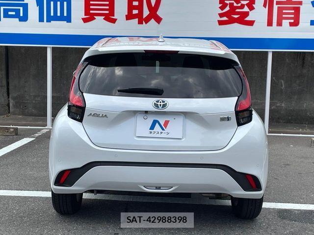 Toyota AQUA 2022-03 8334792-14