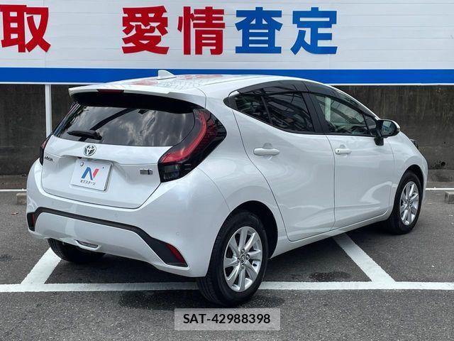 Toyota AQUA 2022-03 8334792-16