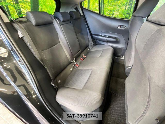 Toyota AQUA 2024-06 8334777-9