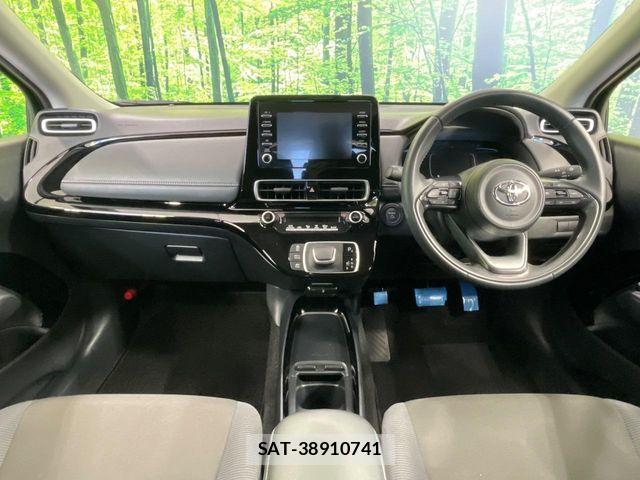 Toyota AQUA 2024-06 8334777-1