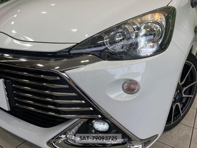 Toyota AQUA 2015-02 8334801-11