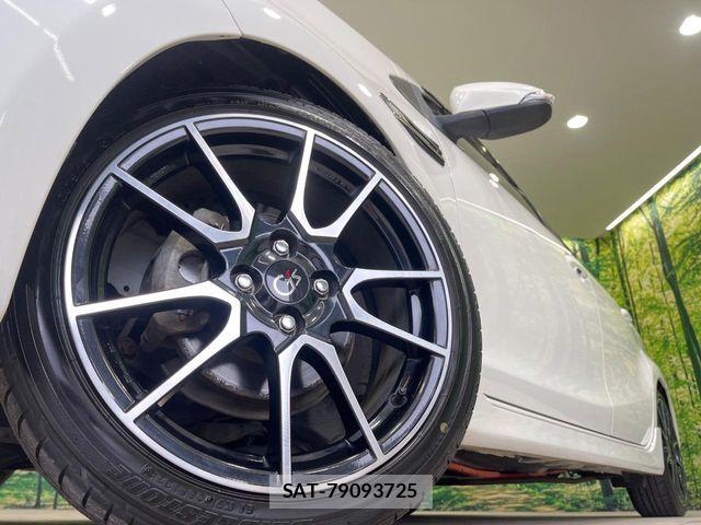 Toyota AQUA 2015-02 8334801-12