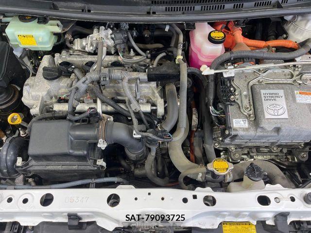 Toyota AQUA 2015-02 8334801-17