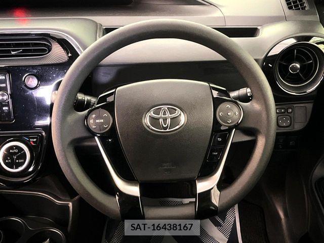 Toyota AQUA 2018-01 8334805-11