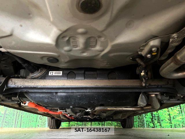 Toyota AQUA 2018-01 8334805-19
